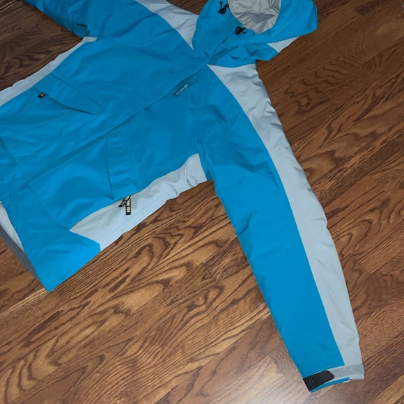 GSX insulated Gore-Tex jacket - Picture 2 of 15